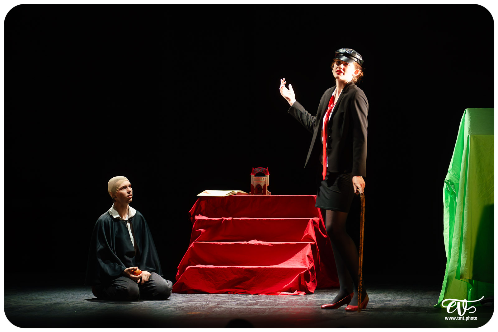 BLANCHE-NEIGE FOUTUE FORET